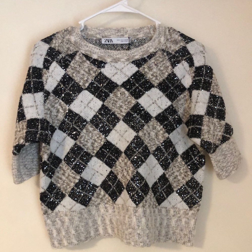 Zara Women's Black and White Argyle Sweater